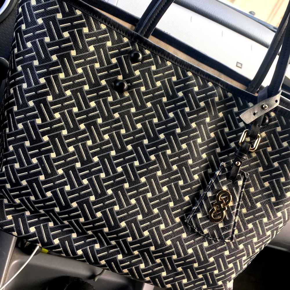 Black and cream colored tote.